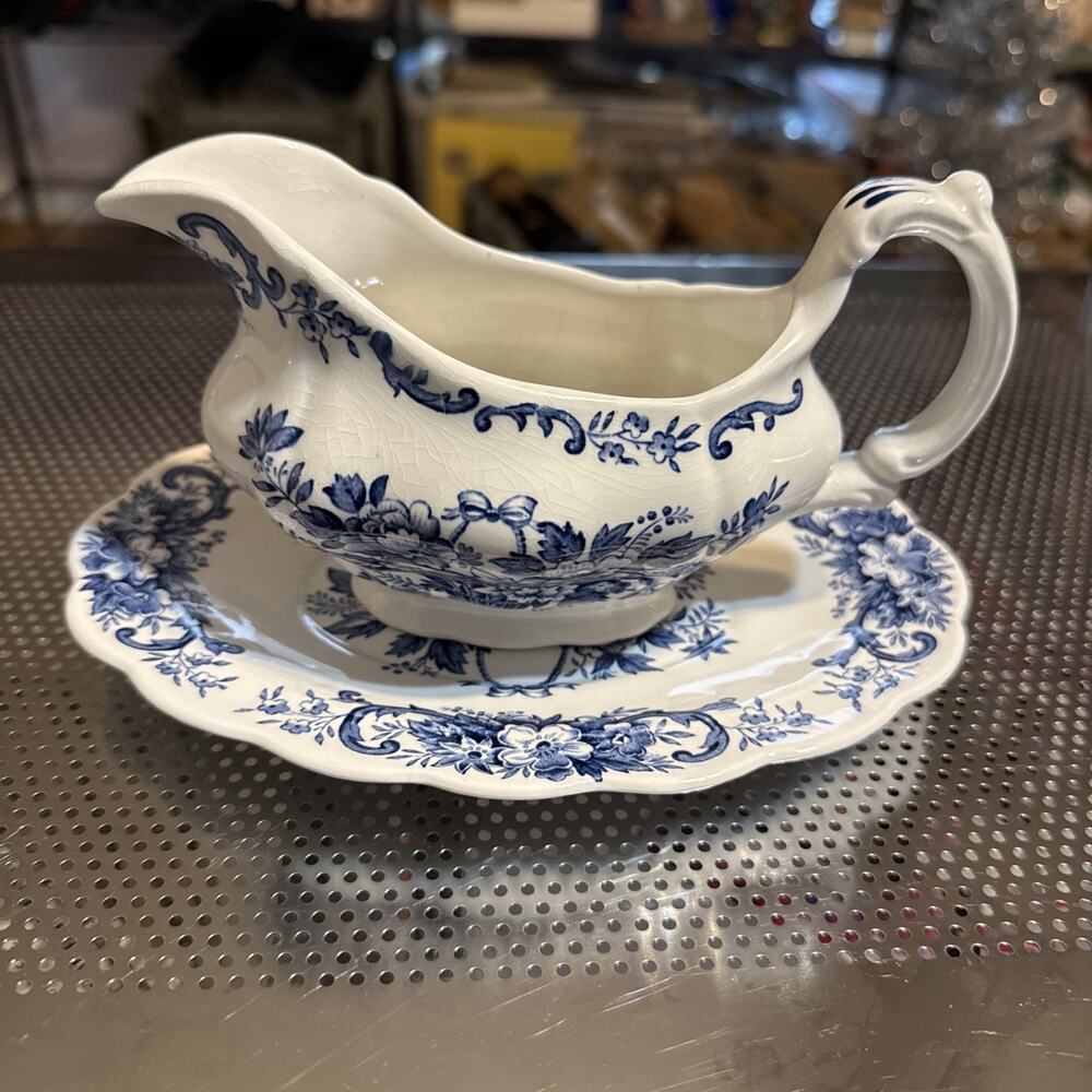 Ridgway Staffordshire Vintage Gravy Boat with Attached Underplate England